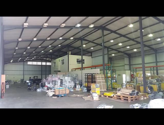 1,022M² WAREHOUSE TO LET IN WESTMEAD